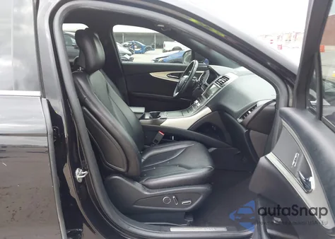 2019 Lincoln Nautilus Standard z USA, uszkodzony, nr VIN 2LMPJ6J90KBL42836